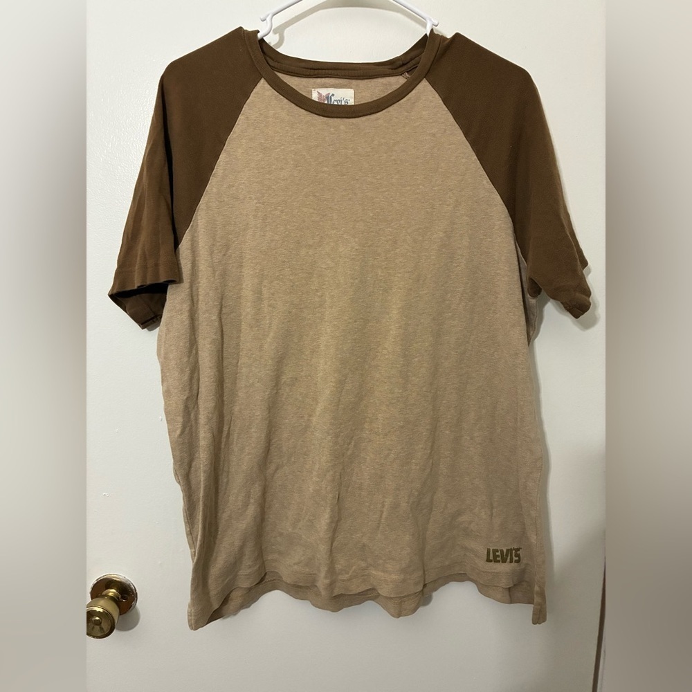 Levi's Men's Tan and Brown Raglan Sleeve Tee Size L